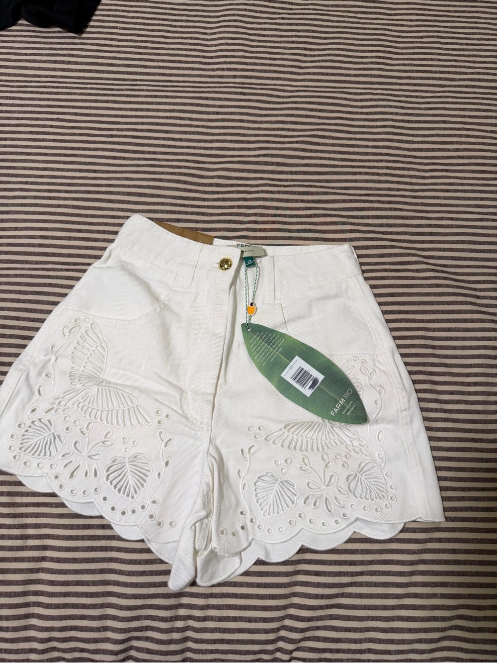 Farm Rio Richelieu Embroidered Shorts NWT - Picture 6 of 9